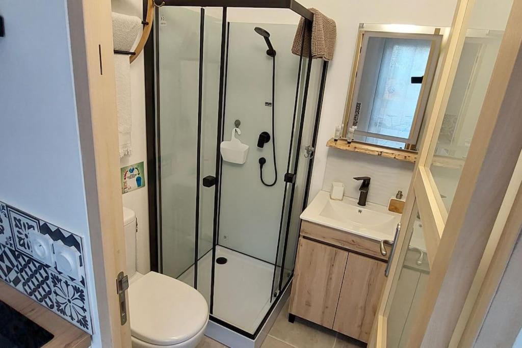 Gite De L'Olivier, Classe, Climatise, Jardin Avec Parking Gratuit Devant Le Logement Et A 5 Minutes Du Centre-Ville A Pied L'Isle-sur-la-Sorgue Exterior photo
