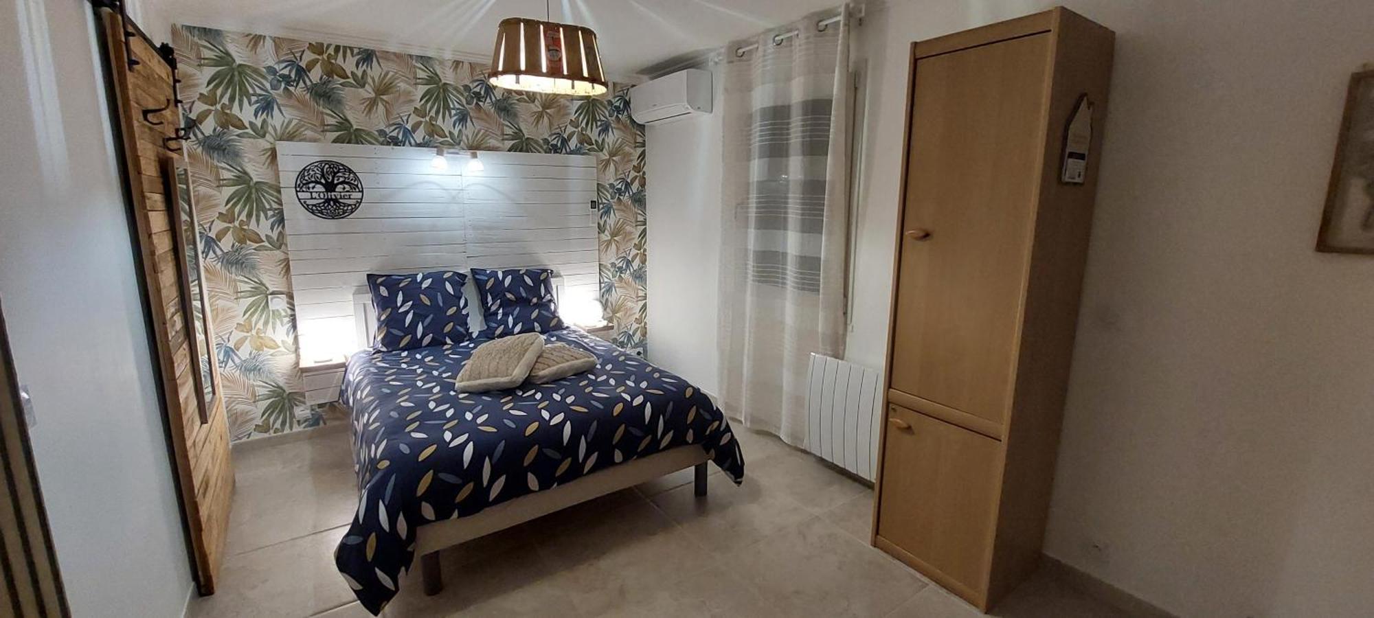 Gite De L'Olivier, Classe, Climatise, Jardin Avec Parking Gratuit Devant Le Logement Et A 5 Minutes Du Centre-Ville A Pied L'Isle-sur-la-Sorgue Exterior photo