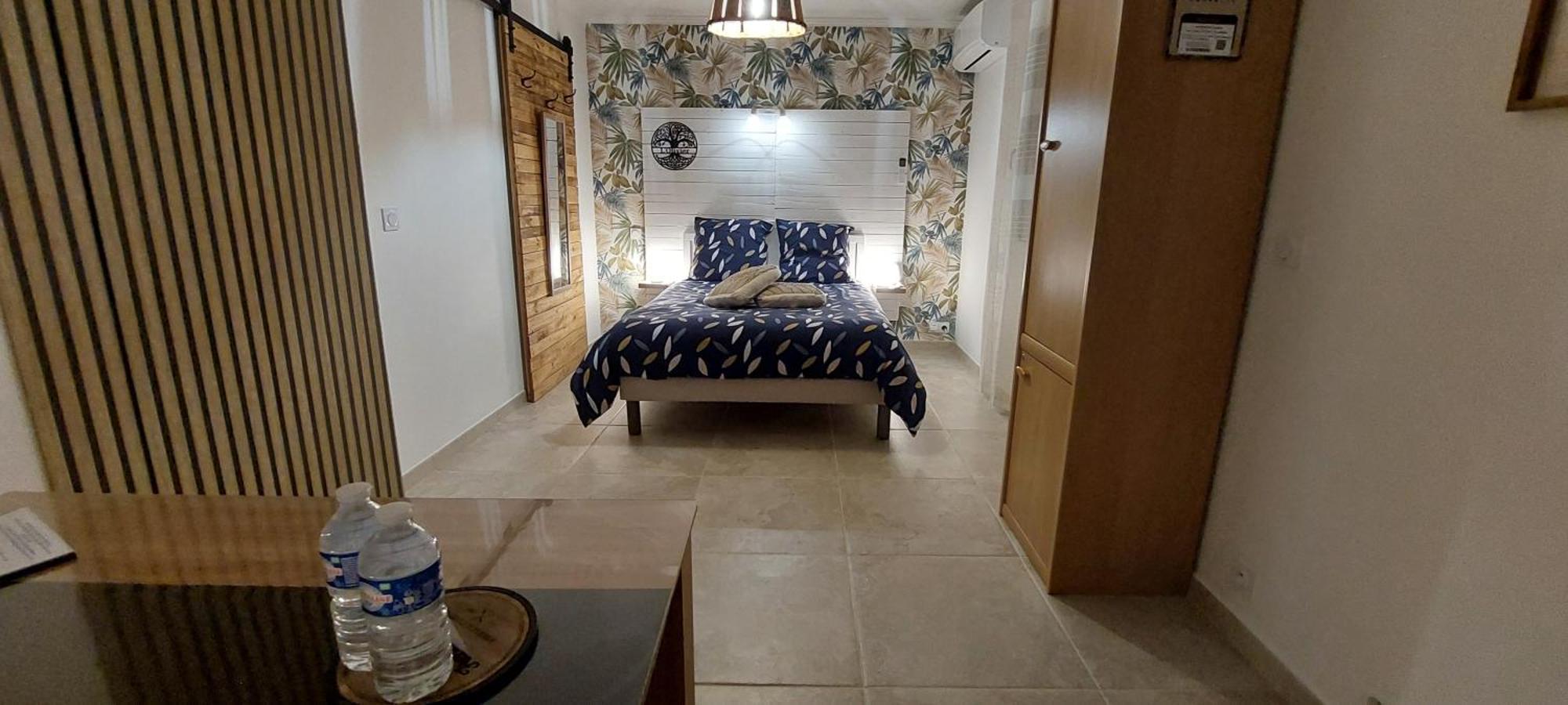 Gite De L'Olivier, Classe, Climatise, Jardin Avec Parking Gratuit Devant Le Logement Et A 5 Minutes Du Centre-Ville A Pied L'Isle-sur-la-Sorgue Exterior photo